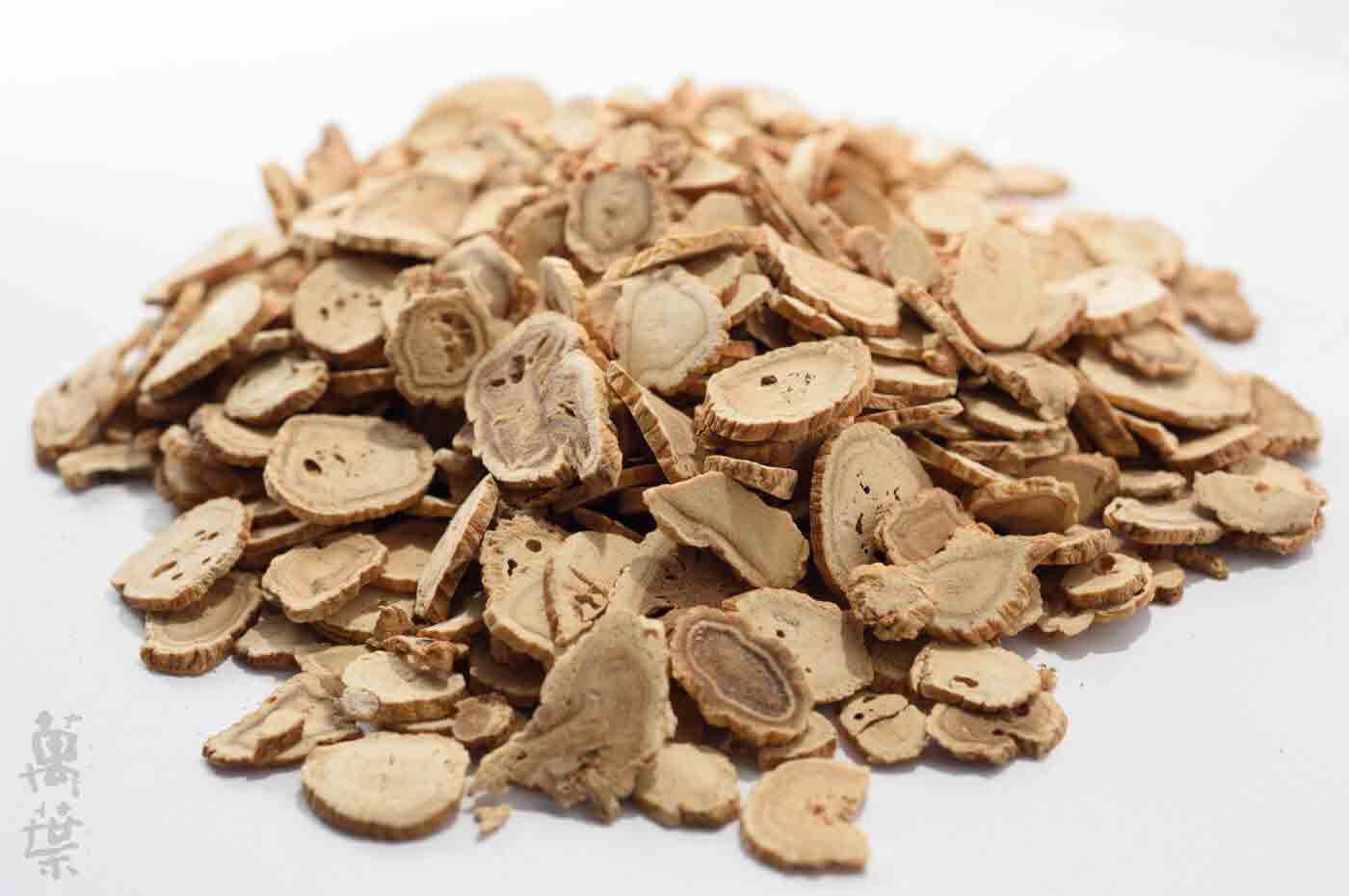 野草酵素萬葉[まんよう]の原材料こうらいにんじん(高麗人参)