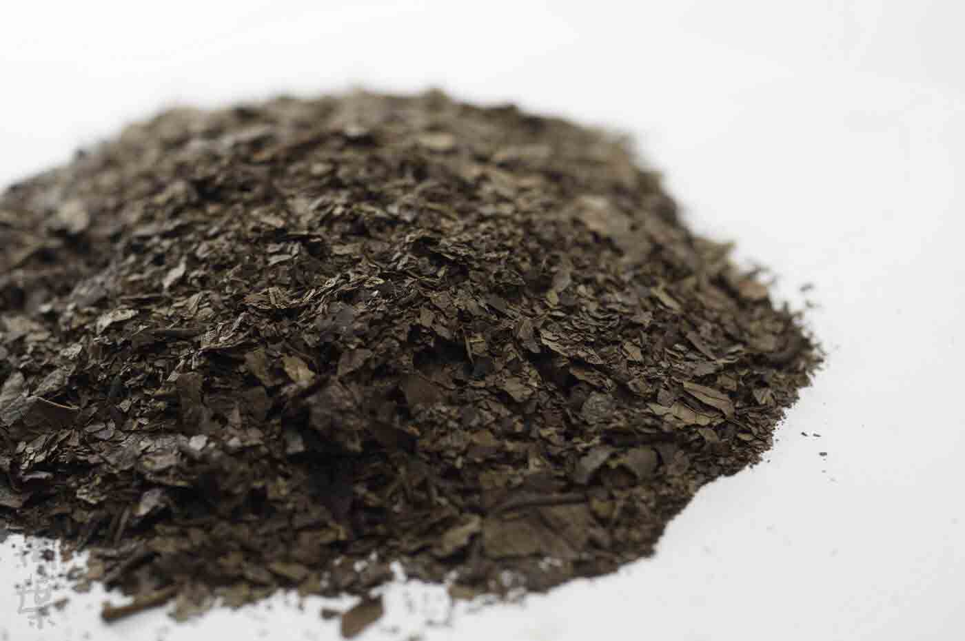 野草酵素萬葉[まんよう]の原材料とちゅうよう(杜仲葉)