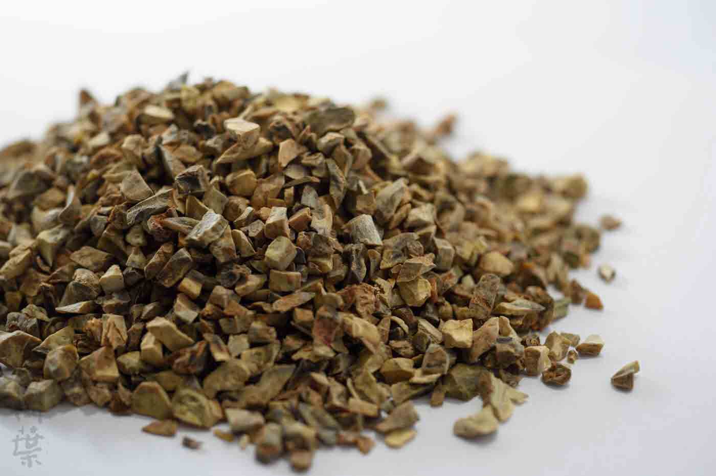 野草酵素萬葉[まんよう]の原材料でんしちにんじん(デンシチニンジン)