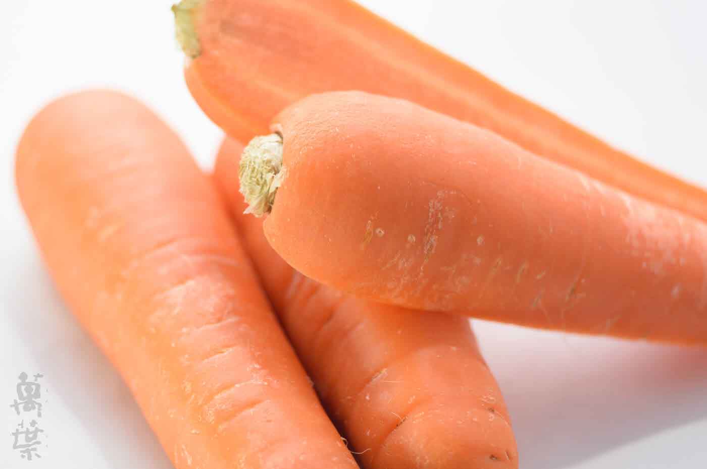 野草酵素萬葉[まんよう]の原材料にんじん(人参)