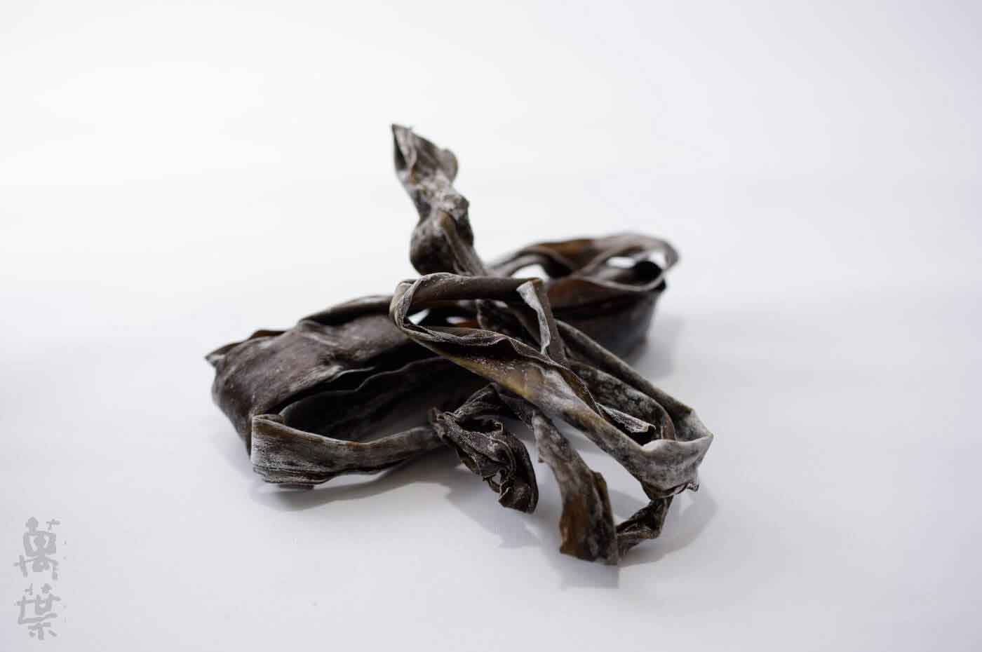 野草酵素萬葉[まんよう]の原材料こんぶ(昆布)